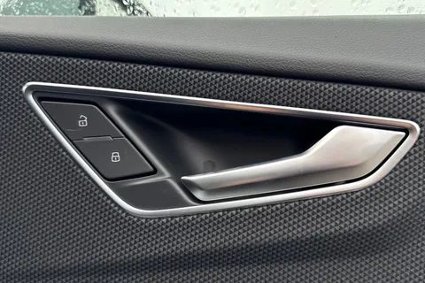 Audi Q2 1.5 TFSI CoD 35 S line S Tronic Euro 6 (s/s) 5dr Thumbnail #32