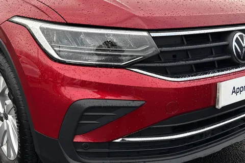 MH22JZU Volkswagen Tiguan 1.5 TSI Life 5dr **ELECTRICALLY FOLDING MIRRORS, ELECTRIC BOOT** Thumbnail #8