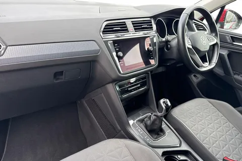 MH22JZU Volkswagen Tiguan 1.5 TSI Life 5dr **ELECTRICALLY FOLDING MIRRORS, ELECTRIC BOOT** Thumbnail #14