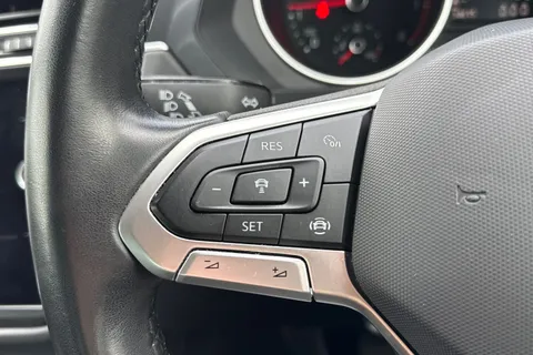 MH22JZU Volkswagen Tiguan 1.5 TSI Life 5dr **ELECTRICALLY FOLDING MIRRORS, ELECTRIC BOOT** Thumbnail #31