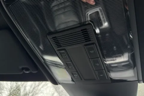 FA19NKC Volkswagen Arteon 2.0 TDI R-Line Fastback DSG Euro 6 (s/s) 5dr Thumbnail #41