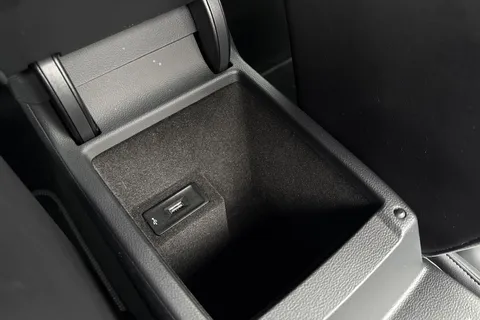 FA19NKC Volkswagen Arteon 2.0 TDI R-Line Fastback DSG Euro 6 (s/s) 5dr Thumbnail #43