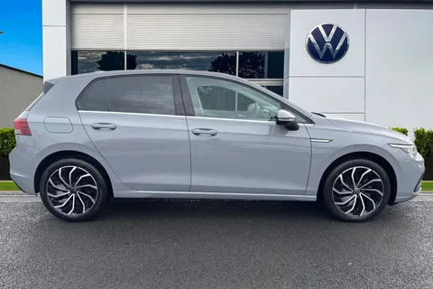 VO22NLP Volkswagen Golf 1.5 TSI Style 5dr **17' VENTURA ALLOYS + WINTER PACK** Thumbnail #3