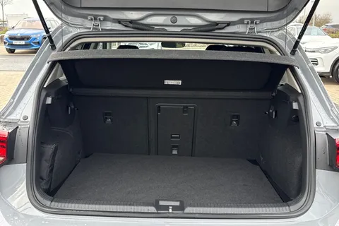 VO22NLP Volkswagen Golf 1.5 TSI Style 5dr **17' VENTURA ALLOYS + WINTER PACK** Thumbnail #6