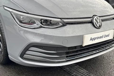 VO22NLP Volkswagen Golf 1.5 TSI Style 5dr **17' VENTURA ALLOYS + WINTER PACK** Thumbnail #8