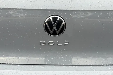 VO22NLP Volkswagen Golf 1.5 TSI Style 5dr **17' VENTURA ALLOYS + WINTER PACK** Thumbnail #24