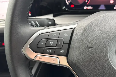 VO22NLP Volkswagen Golf 1.5 TSI Style 5dr **17' VENTURA ALLOYS + WINTER PACK** Thumbnail #30