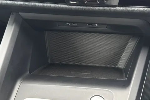 VO22NLP Volkswagen Golf 1.5 TSI Style 5dr **17' VENTURA ALLOYS + WINTER PACK** Thumbnail #33