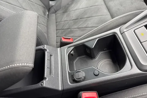 VO22NLP Volkswagen Golf 1.5 TSI Style 5dr **17' VENTURA ALLOYS + WINTER PACK** Thumbnail #35