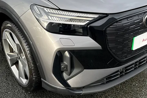 DY75XLG Audi Q4 e-tron Q4 Black Edition 45 e-tron 210,00 kW Thumbnail #9