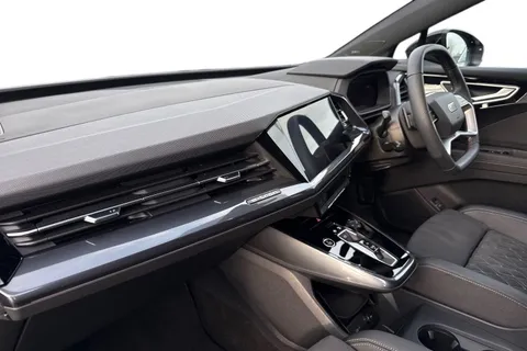 DY75XLG Audi Q4 e-tron Q4 Black Edition 45 e-tron 210,00 kW Thumbnail #15