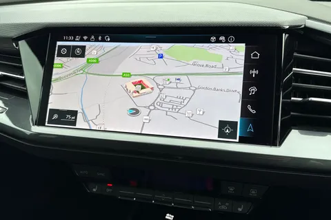 DY75XLG Audi Q4 e-tron Q4 Black Edition 45 e-tron 210,00 kW Thumbnail #17