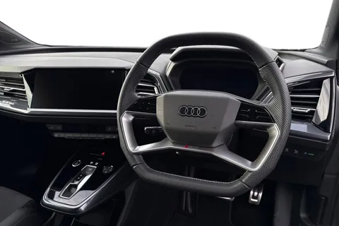 DY75XLG Audi Q4 e-tron Q4 Black Edition 45 e-tron 210,00 kW Thumbnail #18