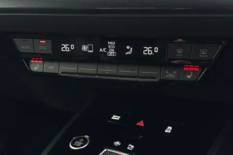 DY75XLG Audi Q4 e-tron Q4 Black Edition 45 e-tron 210,00 kW Thumbnail #22