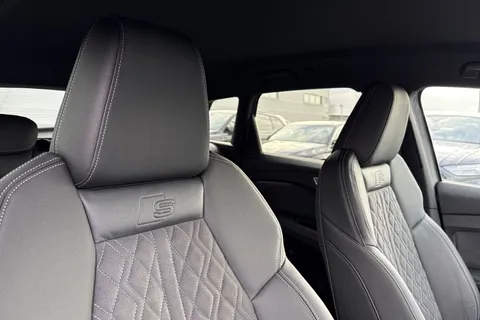 DY75XLG Audi Q4 e-tron Q4 Black Edition 45 e-tron 210,00 kW Thumbnail #24