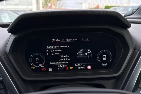 DY75XLG Audi Q4 e-tron Q4 Black Edition 45 e-tron 210,00 kW Thumbnail #45