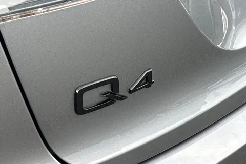 DY75XLG Audi Q4 e-tron Q4 Black Edition 45 e-tron 210,00 kW Thumbnail #54