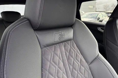 DY75XLG Audi Q4 e-tron Q4 Black Edition 45 e-tron 210,00 kW Thumbnail #55