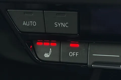 DY75XLG Audi Q4 e-tron Q4 Black Edition 45 e-tron 210,00 kW Thumbnail #57