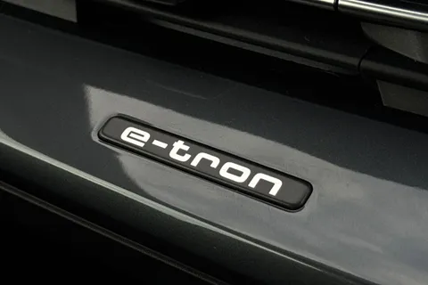 DY75XLG Audi Q4 e-tron Q4 Black Edition 45 e-tron 210,00 kW Thumbnail #58