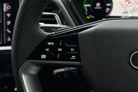 DY75XLG Audi Q4 e-tron Q4 Black Edition 45 e-tron 210,00 kW Thumbnail #60