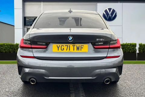 YG71TWF BMW 3 Series 2.0 318i M Sport Auto Euro 6 (s/s) 4dr Thumbnail #4