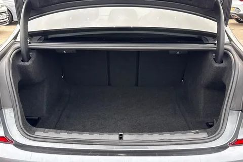 YG71TWF BMW 3 Series 2.0 318i M Sport Auto Euro 6 (s/s) 4dr Thumbnail #6