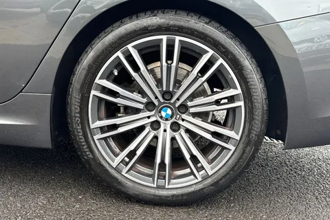 YG71TWF BMW 3 Series 2.0 318i M Sport Auto Euro 6 (s/s) 4dr Thumbnail #9