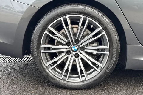 YG71TWF BMW 3 Series 2.0 318i M Sport Auto Euro 6 (s/s) 4dr Thumbnail #10