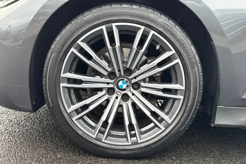 YG71TWF BMW 3 Series 2.0 318i M Sport Auto Euro 6 (s/s) 4dr Thumbnail #12