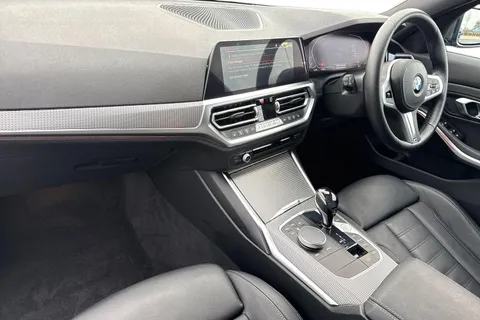 YG71TWF BMW 3 Series 2.0 318i M Sport Auto Euro 6 (s/s) 4dr Thumbnail #14