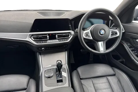 YG71TWF BMW 3 Series 2.0 318i M Sport Auto Euro 6 (s/s) 4dr Thumbnail #17