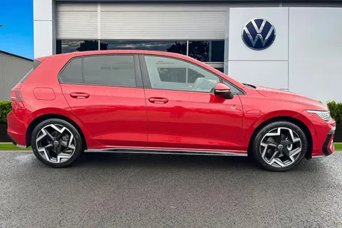 YN25ZLX Volkswagen Golf 1.5 eTSI 150 R-Line 5dr DSG, **WINTER PK** Thumbnail #3