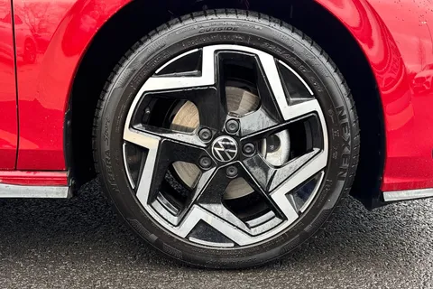 YN25ZLX Volkswagen Golf 1.5 eTSI 150 R-Line 5dr DSG, **WINTER PK** Thumbnail #9