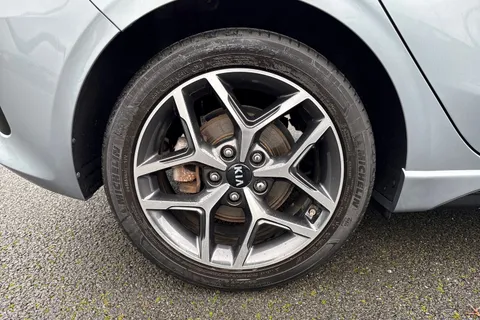 FG69UUL Kia Ceed 1.4 T-GDi GT-Line Lunar Edition Euro 6 (s/s) 5dr Thumbnail #11