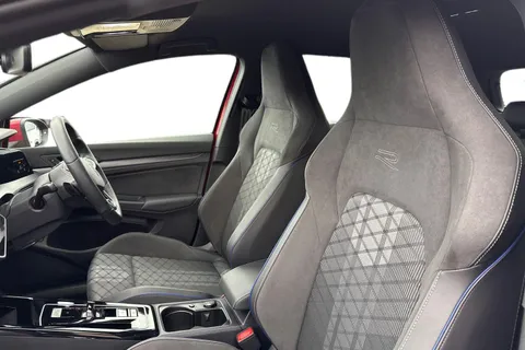 YN25ZLX Volkswagen Golf 1.5 eTSI 150 R-Line 5dr DSG, **WINTER PK** Thumbnail #15