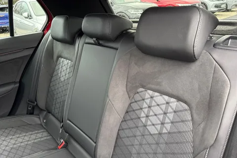 YN25ZLX Volkswagen Golf 1.5 eTSI 150 R-Line 5dr DSG, **WINTER PK** Thumbnail #18