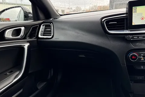 FG69UUL Kia Ceed 1.4 T-GDi GT-Line Lunar Edition Euro 6 (s/s) 5dr Thumbnail #20