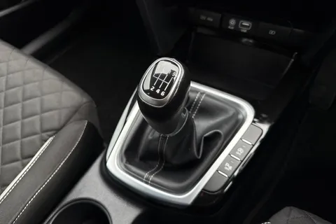 FG69UUL Kia Ceed 1.4 T-GDi GT-Line Lunar Edition Euro 6 (s/s) 5dr Thumbnail #23