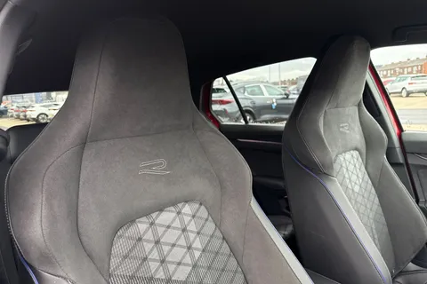 YN25ZLX Volkswagen Golf 1.5 eTSI 150 R-Line 5dr DSG, **WINTER PK** Thumbnail #23