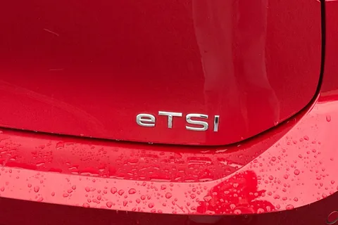 YN25ZLX Volkswagen Golf 1.5 eTSI 150 R-Line 5dr DSG, **WINTER PK** Thumbnail #25