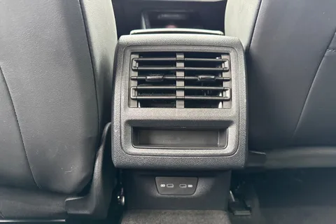 YN25ZLX Volkswagen Golf 1.5 eTSI 150 R-Line 5dr DSG, **WINTER PK** Thumbnail #30