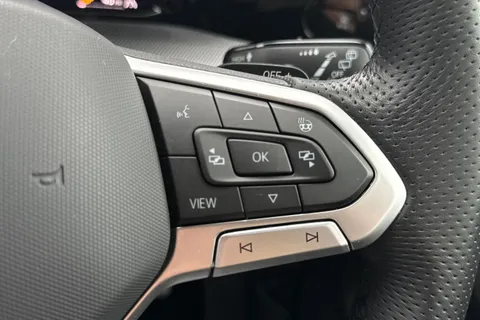 YN25ZLX Volkswagen Golf 1.5 eTSI 150 R-Line 5dr DSG, **WINTER PK** Thumbnail #34