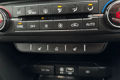 FG69UUL Kia Ceed 1.4 T-GDi GT-Line Lunar Edition Euro 6 (s/s) 5dr Thumbnail #43