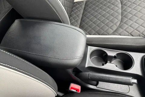 FG69UUL Kia Ceed 1.4 T-GDi GT-Line Lunar Edition Euro 6 (s/s) 5dr Thumbnail #47