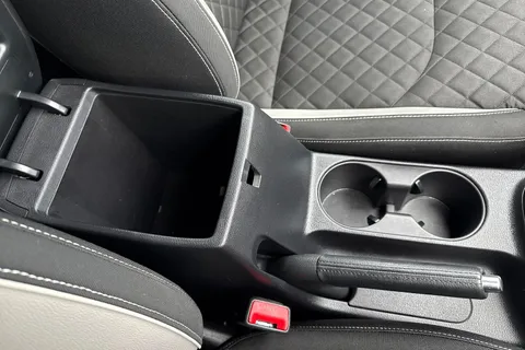 FG69UUL Kia Ceed 1.4 T-GDi GT-Line Lunar Edition Euro 6 (s/s) 5dr Thumbnail #48