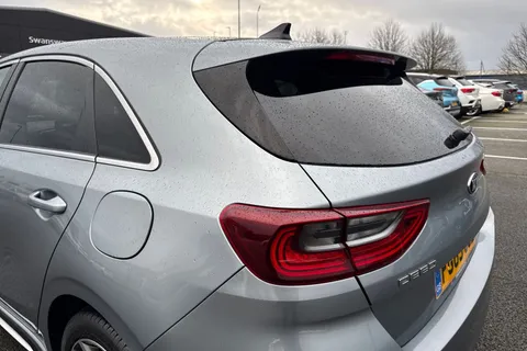 FG69UUL Kia Ceed 1.4 T-GDi GT-Line Lunar Edition Euro 6 (s/s) 5dr Thumbnail #57