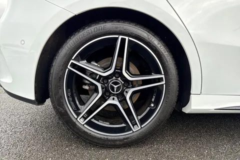 KE22OVK Mercedes-Benz A Class 1.3 A200 AMG Line Edition (Executive) 7G-DCT Euro 6 (s/s) 5dr Thumbnail #12