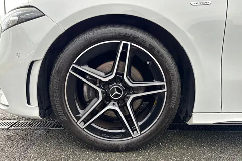 KE22OVK Mercedes-Benz A Class 1.3 A200 AMG Line Edition (Executive) 7G-DCT Euro 6 (s/s) 5dr Thumbnail #13