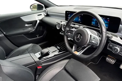 KE22OVK Mercedes-Benz A Class 1.3 A200 AMG Line Edition (Executive) 7G-DCT Euro 6 (s/s) 5dr Thumbnail #15